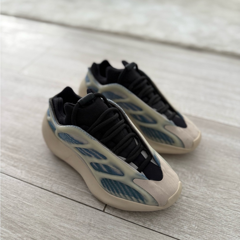 Yeezy 700 V3 Kyanite